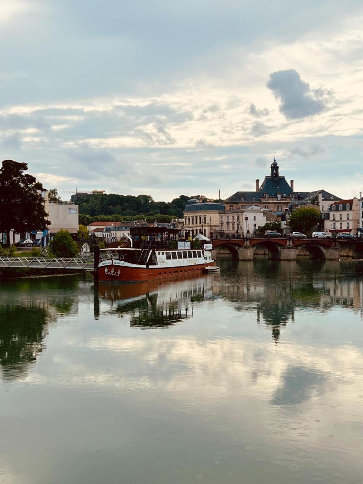 Disney-Bord De Marne-Parking Prive Meaux Esterno foto